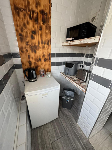 Others 5, OYO Shore Surf Lodge, Cornwall