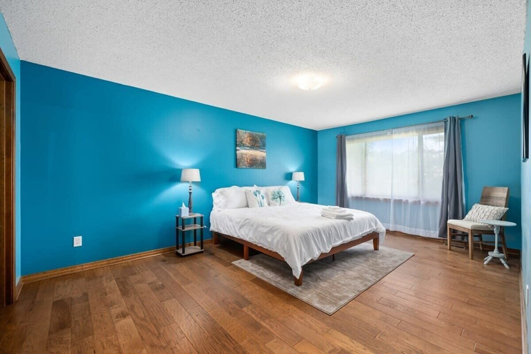 Room 3, Eastview Drive Jolly Green Giant, Madison