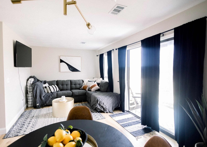 Living area 5, Suite Dreams Condo for 4, Taney