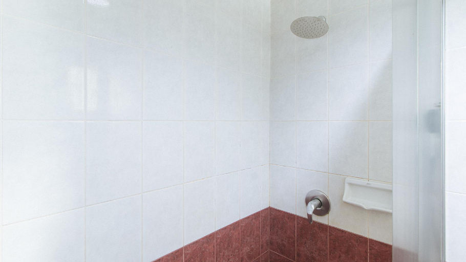 Bathroom 4, Capital O 740 Bliss Hotel Dau, Mabalacat
