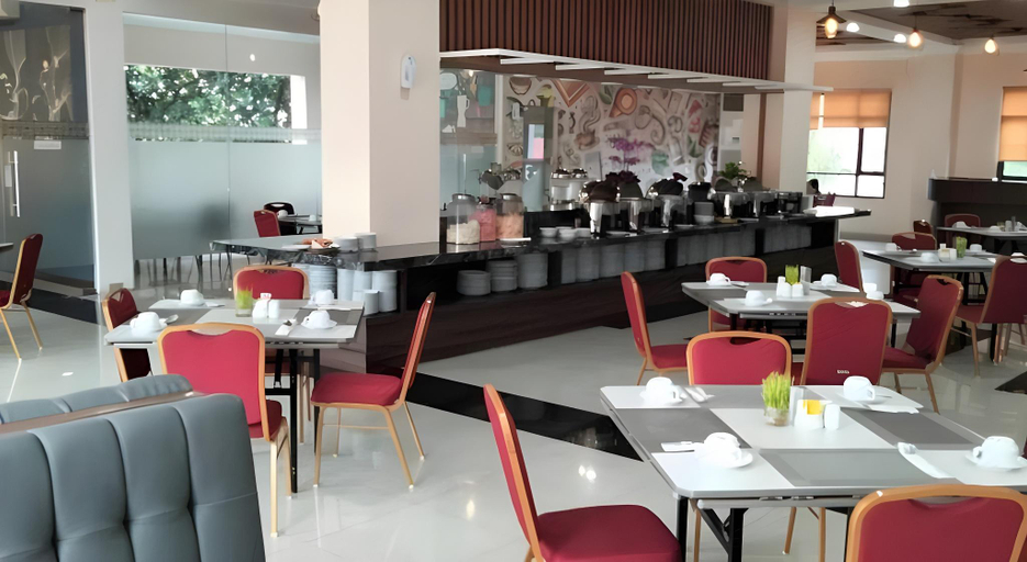 Food & Drinks 3, Unp Hotel And Convention Center, Padang