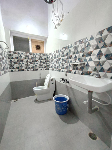Bathroom 3, Mountain View Private Villa, The Nilgiris