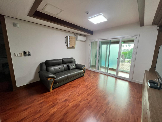 Others 3, White Dream Pension, Jeju