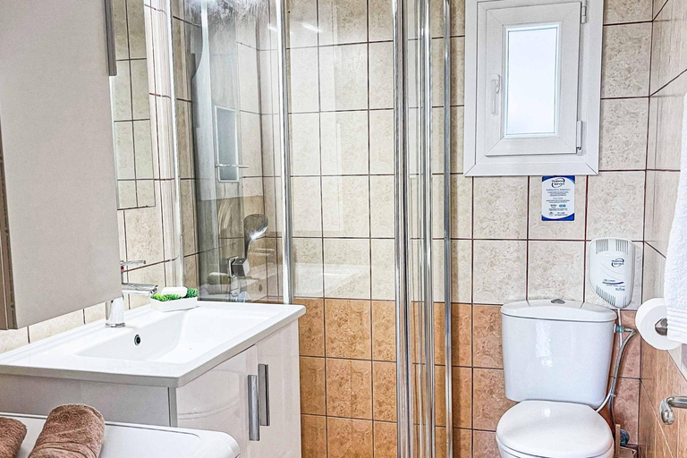 Bathroom 2, Villa De La Vita, Alykes, Ionian Islands