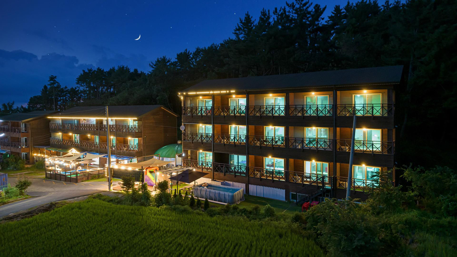 Exterior & Views 1, Muchangpo Magic Ocean Pension, Boryeong