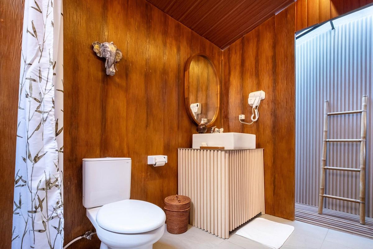 Bathroom 3, Sunset Joglo Pool Villa, Denpasar