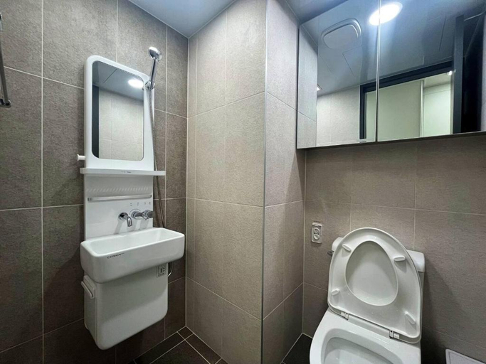 Bathroom 3, Yeonsan The Stay, Yeonje