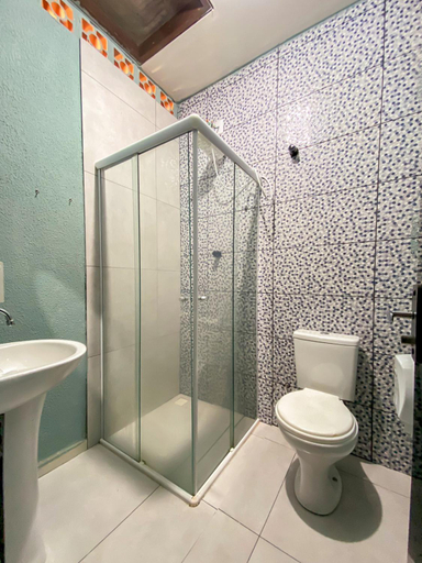 Bathroom 3, Pousada Casa da Maga - Centro, Blumenau