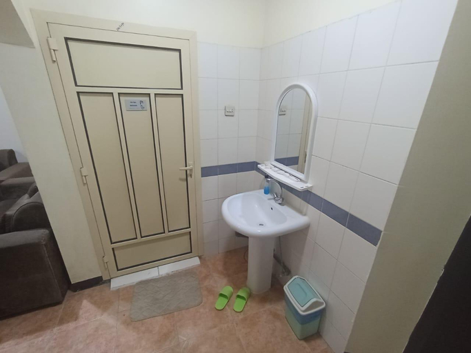 Bathroom, Al Eairy Serviced Apartments Company is a one person company 4, Al Ahsa