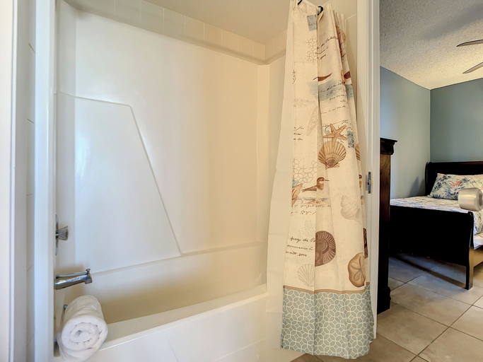 Bathroom 3, Oceania Beach Club, Volusia