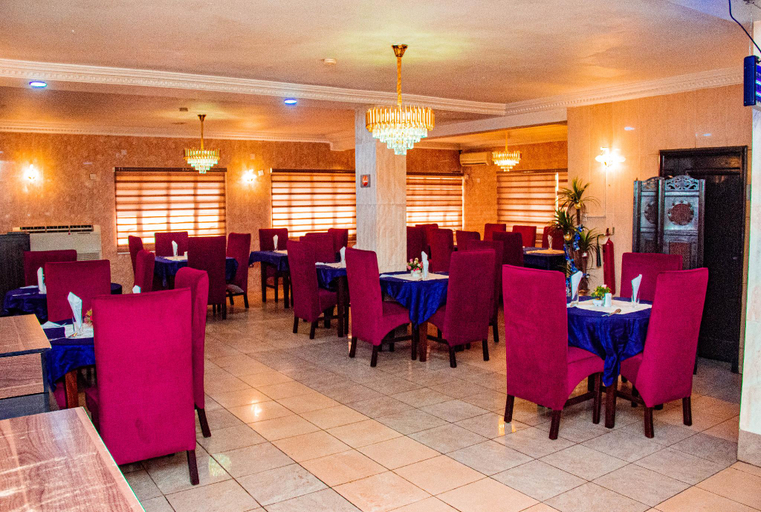Food & Drinks 4, Dees Hotels Apartment & Suites, Mushin