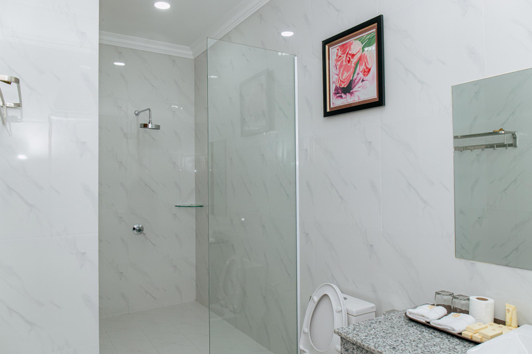 Bathroom 4, Piseth Private Villa Hotel, Svay Pao
