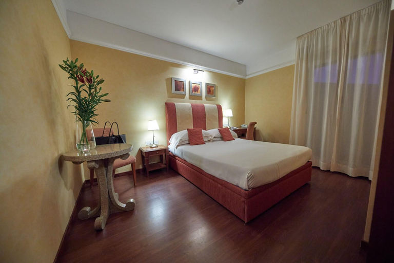 Bedroom 3, Peru' Ambienthotels, Rimini