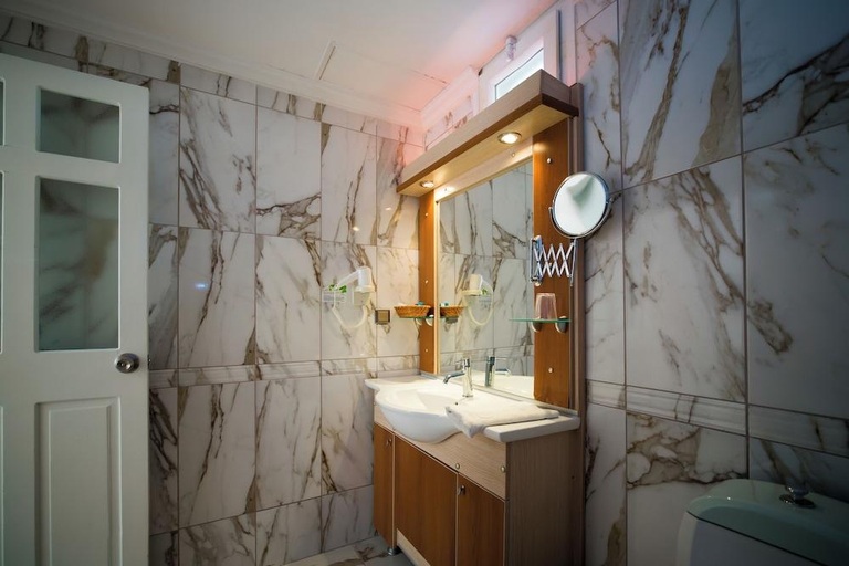 Bathroom 5, Oludeniz Turquoise Hotel, Fethiye