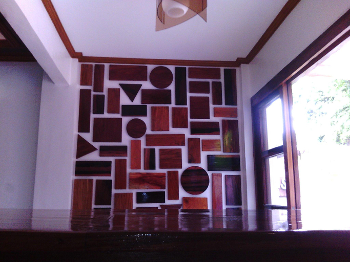 Others 5, Silverise Pension, El Nido