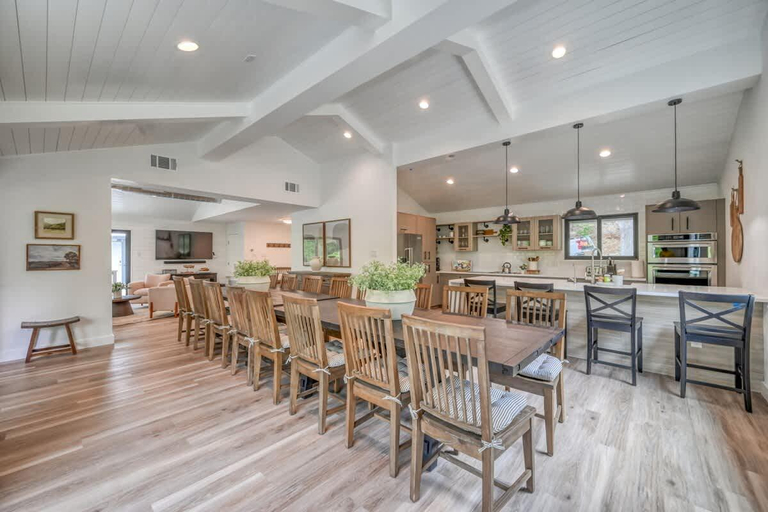 Food & Drinks 5, Luxury Riverfront Villa with Firepit & Gameroom!, Comal
