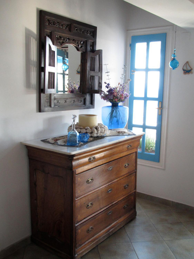 Bathroom, Alkyon, South Aegean