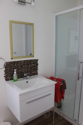 Bathroom 5, Waimoana Garden Accommodation, Whangarei