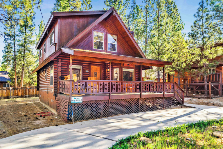 Exterior 2, Cub's Cabin #2561, San Bernardino