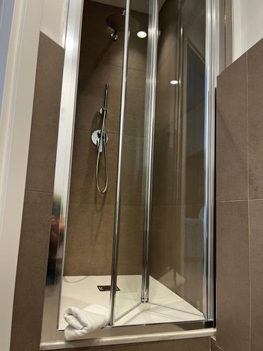 Bathroom 3, Guest House del Console, Sassari