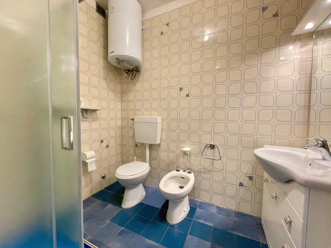 Bathroom 3, Apartment with shared pool for 4 people, Venezia