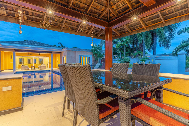 Food & Drinks, Tropical Luxury 4BR Pool Villa w Game Area, Bang Lamung