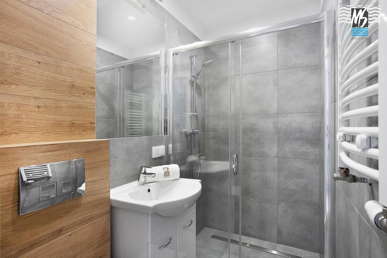 Bathroom 2, MS Apartments Sky Tower VI, Gdańsk City