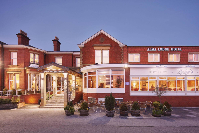 Exterior & Views