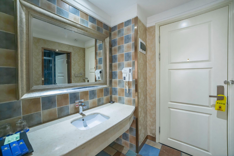Bathroom 3, Super 8 Hotel Kashgar Shache Tuanjie Road, Kashgar