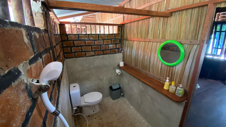 Bathroom, Dorey Homestay, Raja Ampat