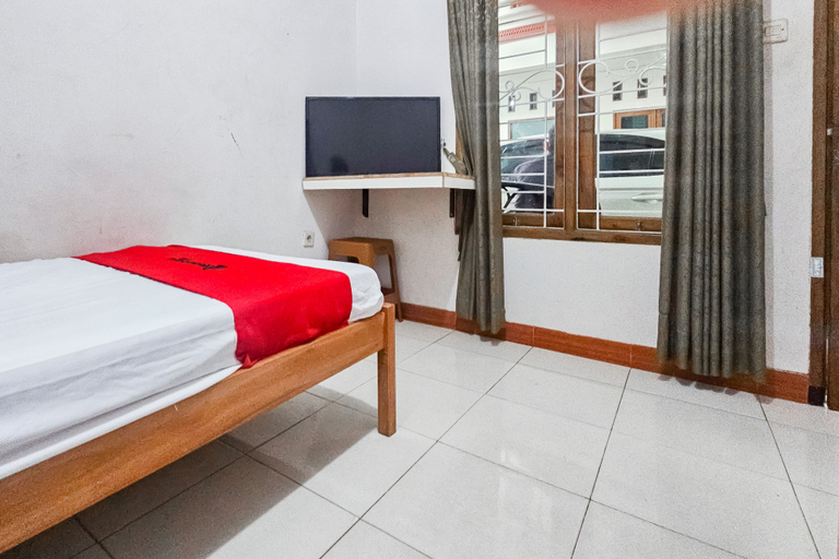 Bedroom 5, RedDoorz Syariah near Citimall Sukabumi, Sukabumi