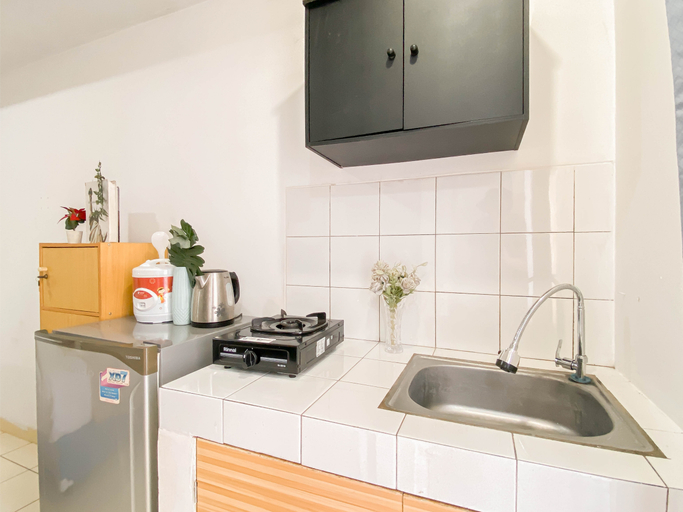 Others 4, Basic Studio near Station at Margonda Residence 2 Apartment By Travelio, Depok