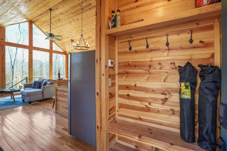 Interior 4, Fern Haven A Modern Take on Hocking Hills Cabins, Vinton