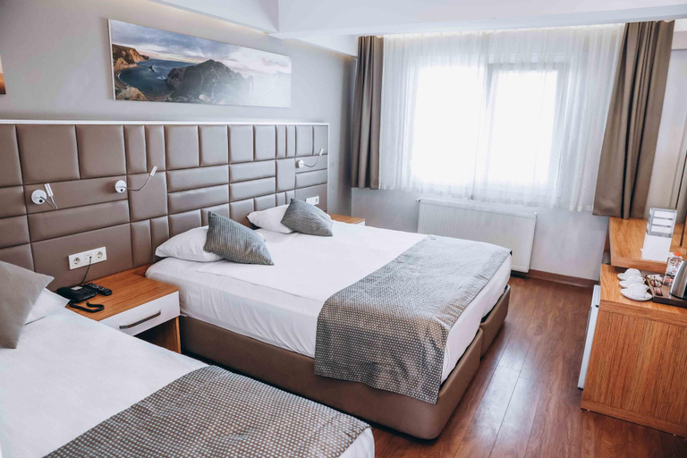 Bedroom 2, Hakcan Hotel, Gaziemir