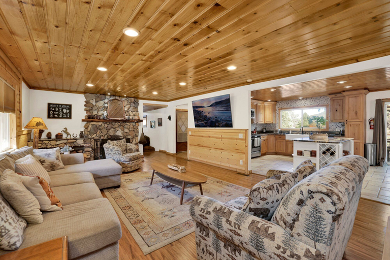 Living area 4, Entertainment Cabin #610, San Bernardino
