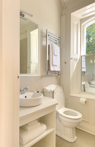 Bathroom 4, Cashel House Hotel
