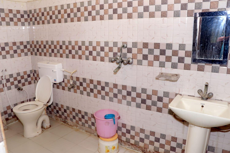Bathroom 4, Yuvan Palace, Agra