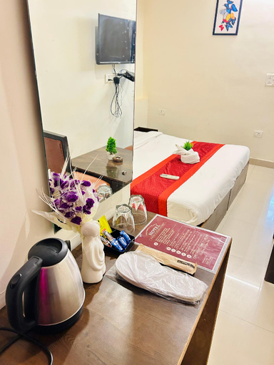 Bedroom 2, Hotel Chandra Grand, Dehradun