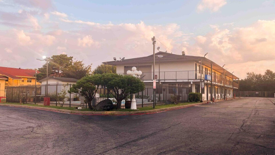 Facilities 2, Motel 6 Dallas, Tx – St. Augustine / Hwy 175, Dallas