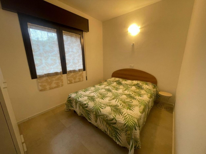 Bedroom 3, Apartment Near the Beach in Rosolina Mare, Rovigo