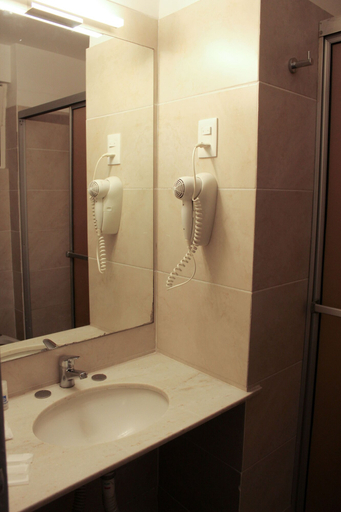 Bathroom 4, Balfers Hotel, Montevideo
