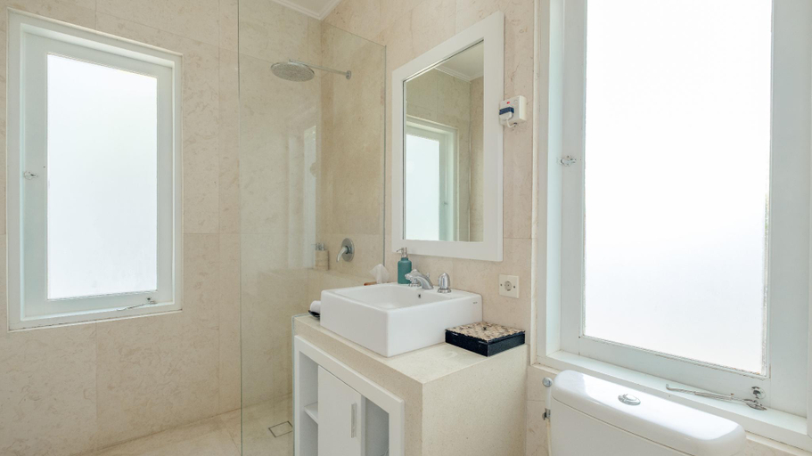Bathroom 4, Villa Alun by Villa Finder, Badung