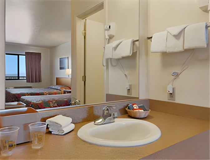 Bathroom 4, Rodeway Inn Benson AZ, Cochise