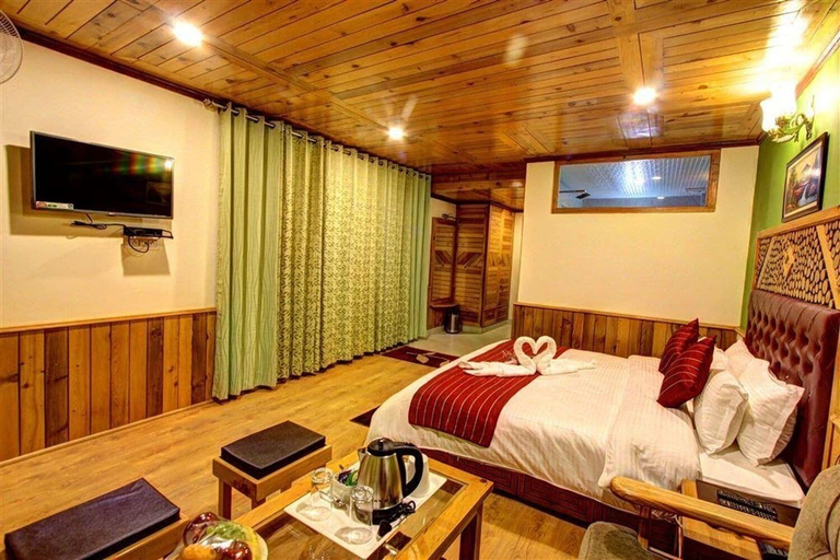 Room 5, Luxe Signature, Kullu