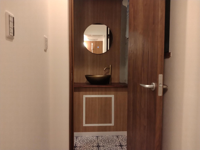 Bathroom 4, TONARINO Hostel for Backpackers, Kobe