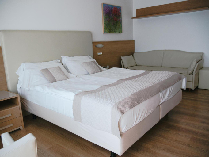 Bedroom 2, Bristol, Venezia
