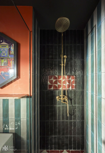 Bathroom 2, City Apartment Walk to Bui Vien, District 1
