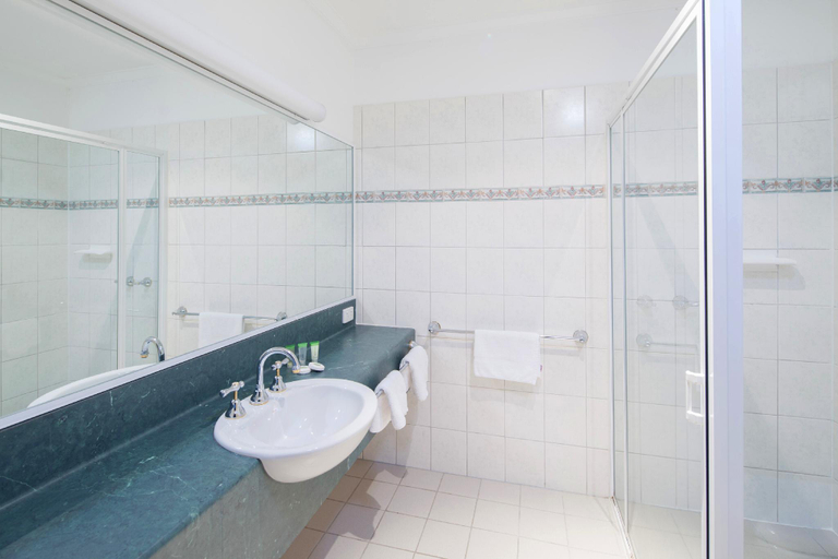 Bathroom 4, Best Western Crystal Inn, Gr. Bendigo - Inner East