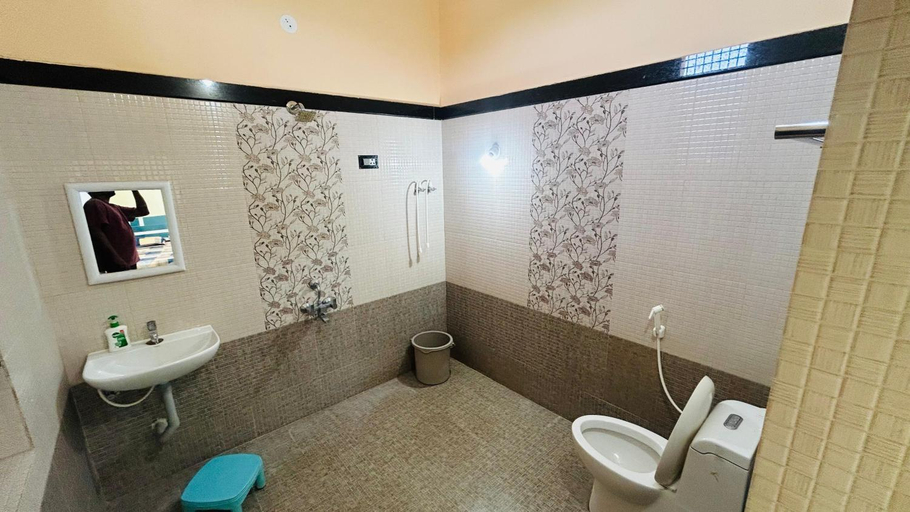 Bathroom 3, Sagar Homestay Hampi, Bellary