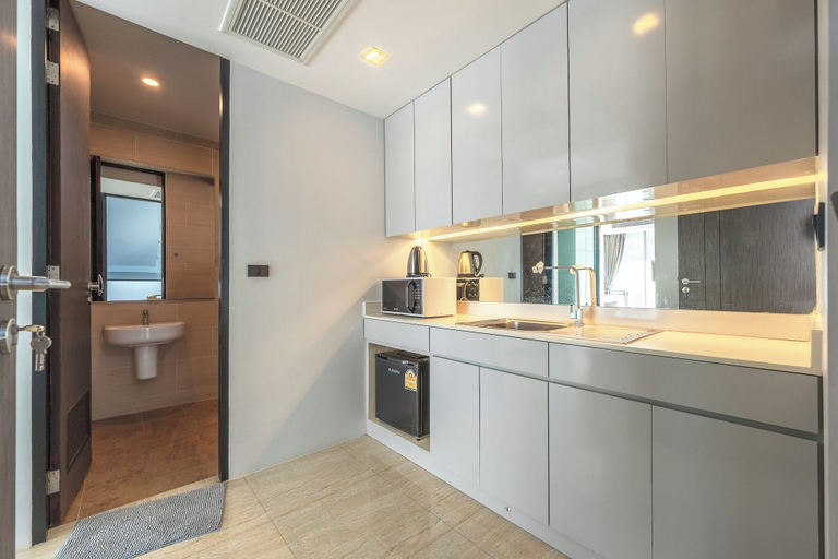 Private kitchen 3, 4BR Poolside 500m from Kata Beach V220, Phuket Island